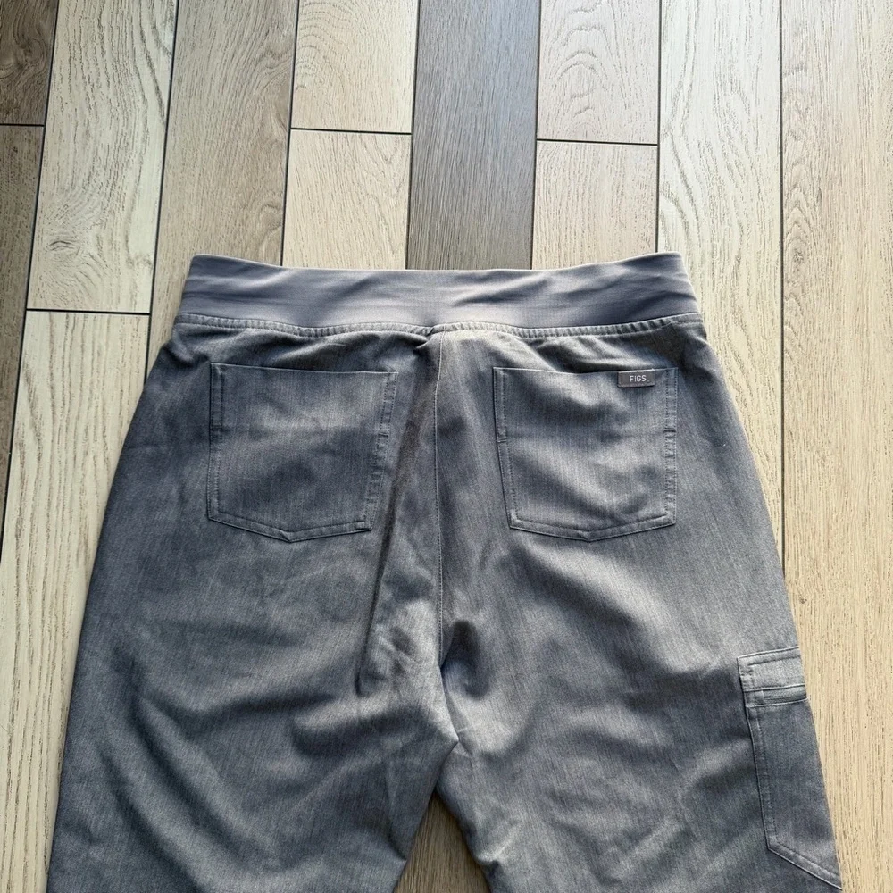 Figs Men's Charcoal Jogger Pants